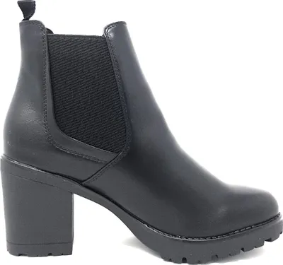 Imagen del producto de Zapatos y botas de la marca Marco Tozzi, color negro, para uso casual