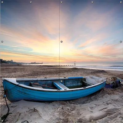Produktbild von Wallario Outdoor-Poster für Garten oder Balkon, Motiv Fischerboot am Strand bei Sonnenuntergang, in ca. 180 x 180 cm