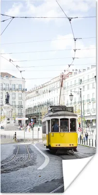 Produktbild von MuchoWow® Poster Eine gelbe Straßenbahn mit einer Seilbahn fährt durch Lissabon 80x160 cm - Kinderzimmer