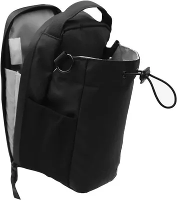 Immagine prodotto di Borsa sportiva capiente con chiusura magnetica, scomparto per il cellulare, tasca per la borraccia e scomparto portaoggetti.