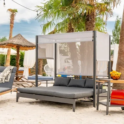 Produktbild von Casa Padrino Luxus Sonnenliege / Gartenliege mit Baldachin Grau H. 196 cm - Strand & Garten Möbel