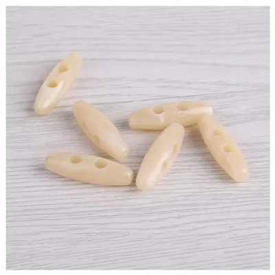 24 Knebelknöpfe, Acryl, 2 Löcher, beige, 3 cm & 3,9 cm