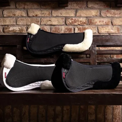 Image de Tapis de selle LeMieux Streamline, couleur : noir/naturel, taille : L