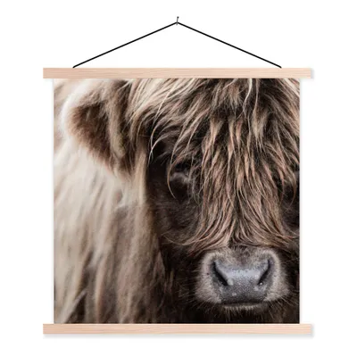 Produktbild von MuchoWow® Textilposter Schottischer Highlander - Schottische Kuh 120x120 cm mit holzfarbenen Rahmen - Textil-Poster
