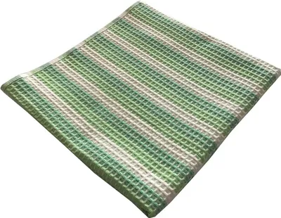 Produktbild von Grünes Handtuch 50x100 cm aus Baumwolle mit Waffelstruktur, schnelltrocknend