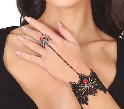 Productafbeelding van Vampier Halloween sieraden, spinnenarmband, ring, fantasie, donker, mystiek, gotische stijl, kostuumaccessoire, spinnenwebdetail, griezelige party, uniek ontwerp, zwart, rood, glanzend. Kleur: zwart