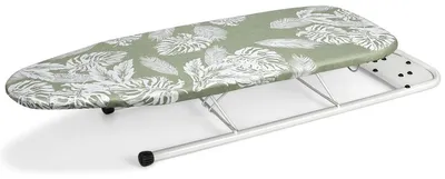 Produktbild von Kleines Bügelbrett mit Bügeleisenhalter, Tischbügelbrett mit hitzebeständigem Bezug, kompaktes und leichtes Design, weiß, 32 x 82 cm
