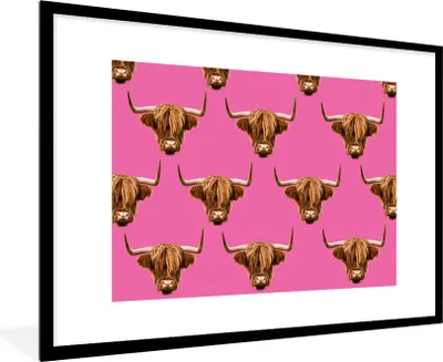 Produktbild von MuchoWow® MuchoWow® Gerahmtes Poster Schottisches Hochlandrind - Muster - Braun 90x60 cm - Poster mit zchwarzem Bilderrahmen - Wanddekoration - Fotos