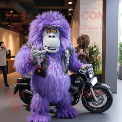 Immagine prodotto di Personaggio del costume della mascotte REDBROKOLY di Sasquatch lavanda vestito con una giacca da motociclista e portamonete