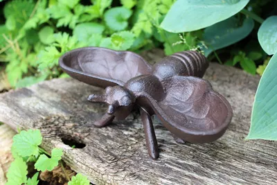 Obrázok produktu pre Esschert Design napájačka na hmyz a vtáčia vanička sivá liatina 14,8 cm x 19,8 cm x 6,4 cm Deco