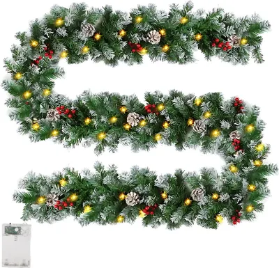 Produktbild von Grüne Weihnachtsgirlande 2,7 m vorbeleuchtet mit Zapfen, Beeren und Schnee