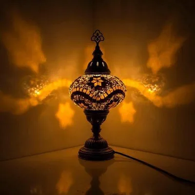 Zdjęcie produktu dla Lampa stołowa Mozaïek – ręcznie wykonana lampa turecka – marokańska lampa dekoracyjna – Ø 19 cm, wysokość 34 cm – żarówka E14 w zestawie