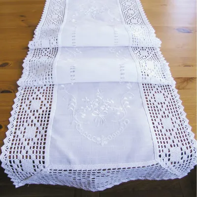 Productafbeelding van Tafelkleed, Brits model, met geborduurde rand en haakdetails, landelijke stijl, polyester, 40 x 140 cm