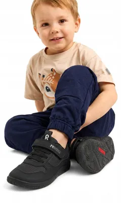 Productafbeelding van Reima 5400176A-9990 kinderbarefoot schoenen in de kleur zwart – veganistisch