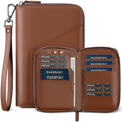 Immagine prodotto di Portafoglio per passaporto in pelle con protezione RFID, color marrone