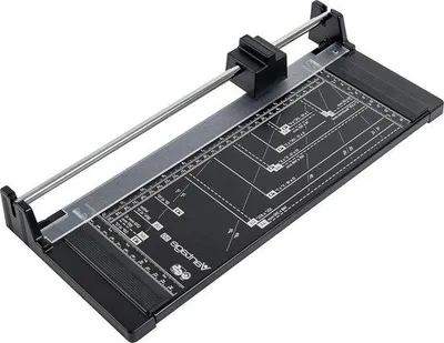 Produktbild von Famanu Roll- und Schneidemaschine 320 mm Schnittlänge - ideal für Büro
