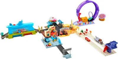 Produktbild von Disney Pixar Cars Stunt-Zirkus Spielset - Mit Ivy-LKW und Schleife, Serie Autos auf dem Weg