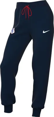 Productafbeelding van Nike damesbroek KNVB Wnsw Club FLC, regular fit, kleur: Blackened Blue/University Red/White