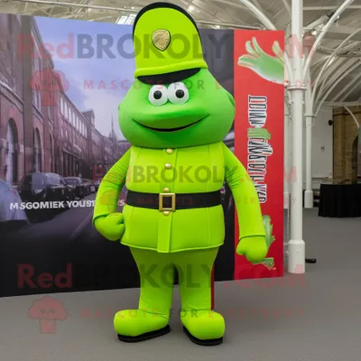 Immagine prodotto di Personaggio in costume della mascotte REDBROKOLY della Guardia reale britannica verde lime vestito con pantaloncini e cappelli da carico