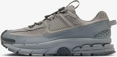 Produktbild von Nike Zoom Vomero 5 Roam "Metallic Platinum" Grau, Größe: 46