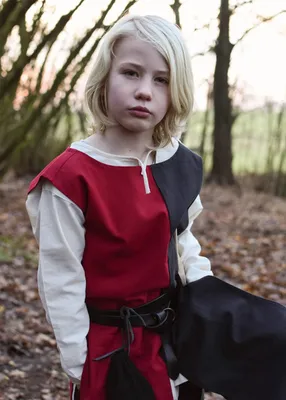 Produktbild von Kinder Waffenrock Lucas, Mi-Parti, schwarz/rot - Wappenrock Ritterkostüm Mittelalter Verkleidung Größe: 128