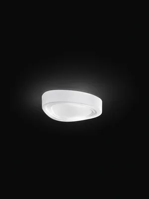 Immagine prodotto di Plafoniera in Vetro Bianco 10S46472 con attacco 3xE27, design moderno ed elegante per illuminazione d'interni, dimensioni 44x35x10 cm - Perenz