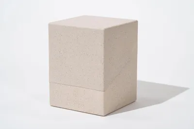 Produktbild von ULTIMATE GUARD Return to Earth Boulder, Deck-Box, Beige