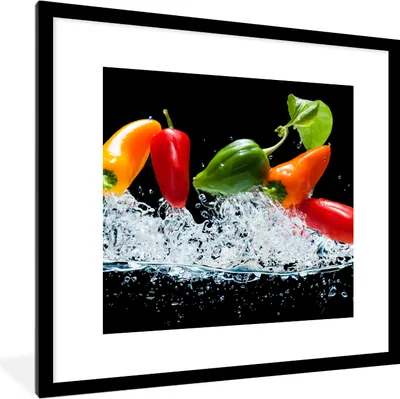 Produktbild von MuchoWow® Gerahmtes Poster Paprika - Schwarz - Gemüse - Wasser - Blatt 40x40 cm - Poster mit Schwarzem Bilderrahmen Wandposter Rahmen Foto Bilder - Poster - Plakat im Rahmen