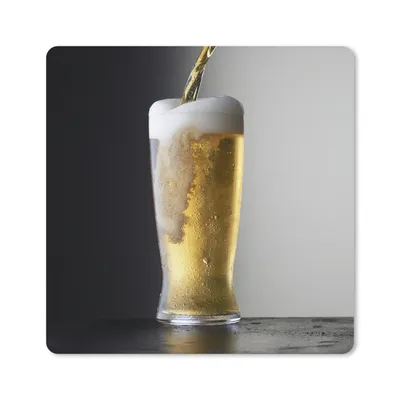 Produktbild von MuchoWow® Mauspad Mousepad Leckeres Bier auf schwarzem Hintergrund 30x30 cm - Mousepads - Maus Mat - Pad - Mausunterlage - Gaming