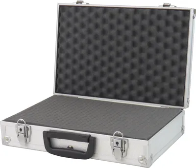 Image de Petite valise en aluminium remplie de mousse