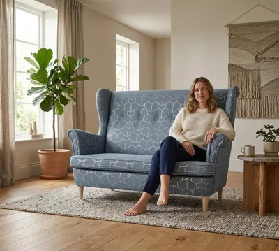Produktbild von Ohrensofa ARI Design – skandinavisches Design, Webstoff in Blau, Family Meble, KI-generiertes Bild
