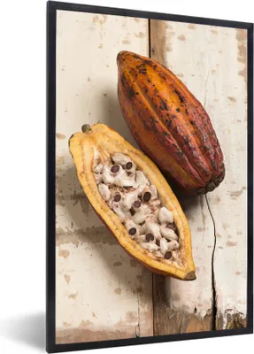 Produktbild von MuchoWow® MuchoWow® Gerahmtes Poster Tropische Kakaobohnen auf einem hölzernen Hintergrund 40x60 cm - Poster mit zchwarzem Bilderrahmen - Papierdruck - Wandbilder