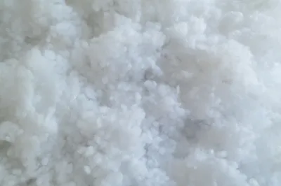 Produktbild von Polyester Faserkügelchen 500 g,  slick finish-Type, weiß, maschinenwaschbar bis 60 °C, schwer entflammbar,  Standard 100, Produktklasse 1