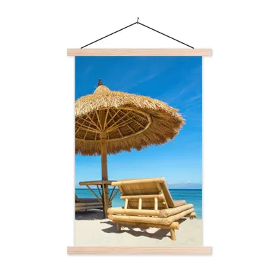 Produktbild von MuchoWow® Textilposter Strandkorb - Strand - Sonnenschirm - Meer - Sommer 60x90 cm mit holzfarbenen Rahmen - Textil
