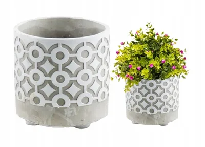 Zdjęcie produktu dla Betonowa skrzynka na kwiaty na nóżkach szara 14 x 13 cm