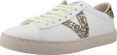 Produktbild von Sneakers mit Schnürsenkeln