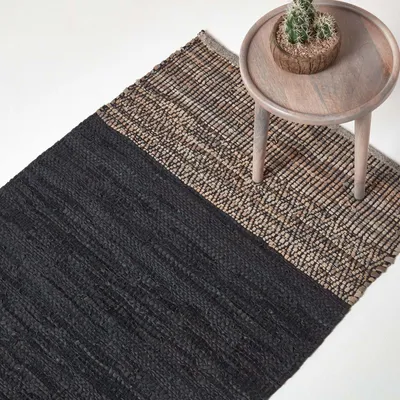 Obrázek produktu pro HOMESCAPES kožený koberec 90x150 cm - černý vzorovaný, vyrobený z recyklované kůže