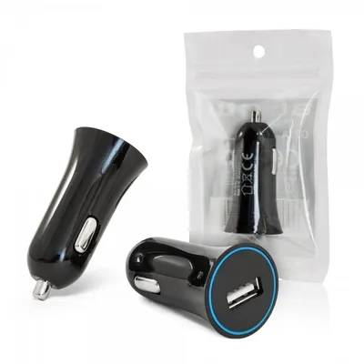 Image de Adaptateur universel USB pour chargeur de téléphone portable dans l'allume-cigare
