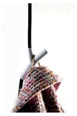Produktbild von Wardrope Garderobe, Hänge-Seilgarderobe, Polyamid, Zamak, schwarzes Seil, 4 weiße Haken