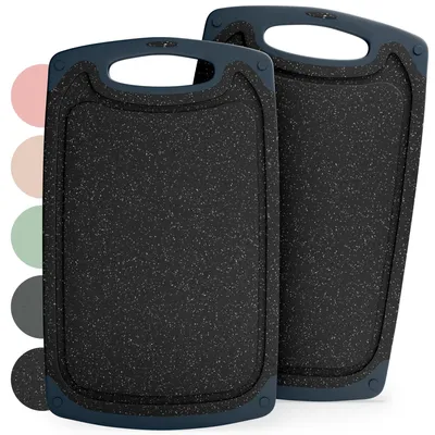Produktbild von Blumtal Schneidebrett Kunststoff 40x24,5 cm 2er Set - Schneidebretter + Saftrillen & Griff - BPA frei - Schwarz