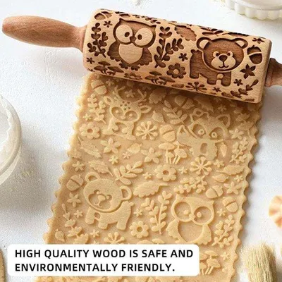 Immagine prodotto di Rotella in legno con motivo natalizio inciso per biscotti festivi