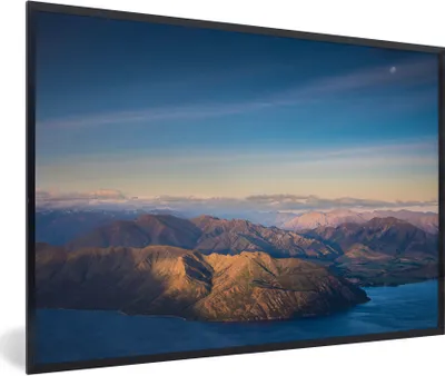 Produktbild von MuchoWow® Gerahmtes Poster See - Berg - Himmel 90x60 cm - Poster mit Schwarzem Bilderrahmen Wandposter Rahmen Foto Bilder - Fotorahmen - Foto-Plakat