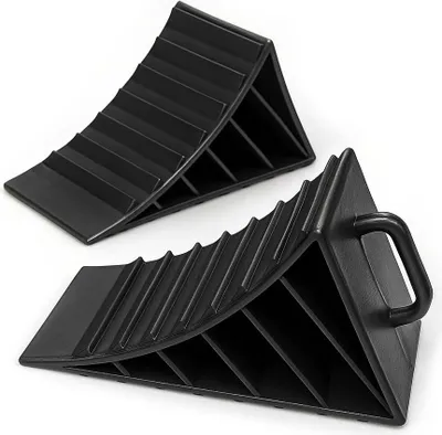 Immagine prodotto di Wiltec cunei per rimorchi 2 pezzi fino a 2 t, cunei freno camper 17,7 x 8,9 x 9 cm, cunei ruota auto antiscivolo in HDPE per auto e caravan