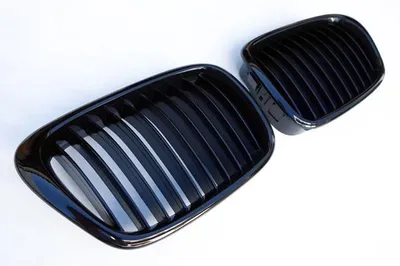 Produktbild von Sportgrill Wabengrill schwarz für BMW 5er E39 19-20