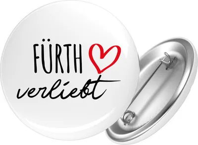 Produktbild von Huuraa Button Fürth verliebt 59mm rund mit Sicherheitsnadel Ansteckbutton Geschenkidee