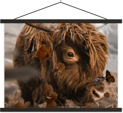 Produktbild von MuchoWow® Textilposter Schottische Hochlandrind - Blumen - Schmetterlinge 40x30 cm mit schwarzem Rahmen - Dekorationen