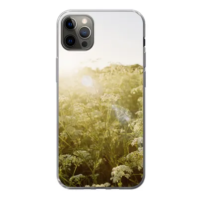 Produktbild von MuchoWow® Handyhülle Schutzhülle Hülle für iPhone 12 Pro Max Blumen - Weiß - Frühling Silikon Softcase Handy Hülle - Hartschale