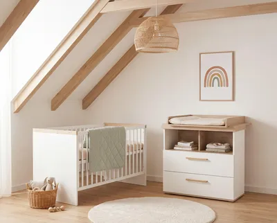 Produktbild von roba Babyzimmer Set „Jimmy“ - 3-teiliges Komplettzimmer mit Kombi-Kinderbett 70 × 140 cm, Wickelkommode & 3-türigem Kleiderschrank - Weiß / Eiche