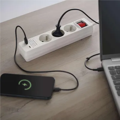 Prodlužovací kabel 2 m / 3 zásuvky / s vypínačem / bílý / 1×USB-A + 1×USB-C / 1,5 mm2