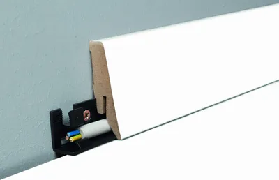 Produktbild von Sockelleiste 2600 x 58 x 18 mm Uni weiss gerade